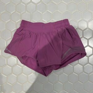 Lululemon hottie hot 2.5 inch short